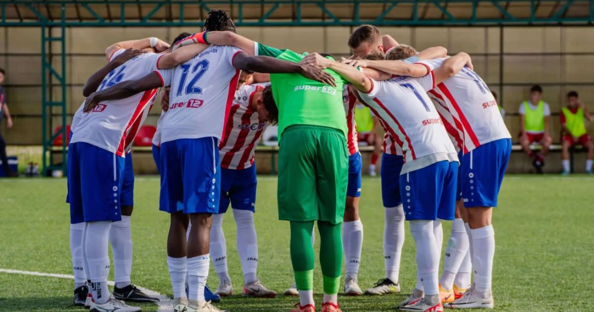 Gloria Ultra - FC Bacău este unul dintre cele mai atractive meciuri programate în etapa cu numărul 12 din Liga a III-a (Seria 1),