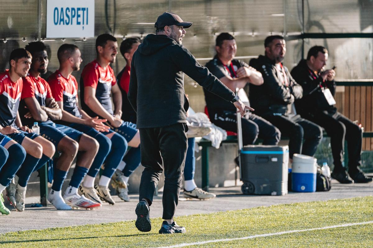 Tehnicienii Florin Croitoru și Horațiu Popa au condus-o pe Gloria Ultra în play-off-ul Ligii a III-a, în chiar primul sezon de existență al proiectului.